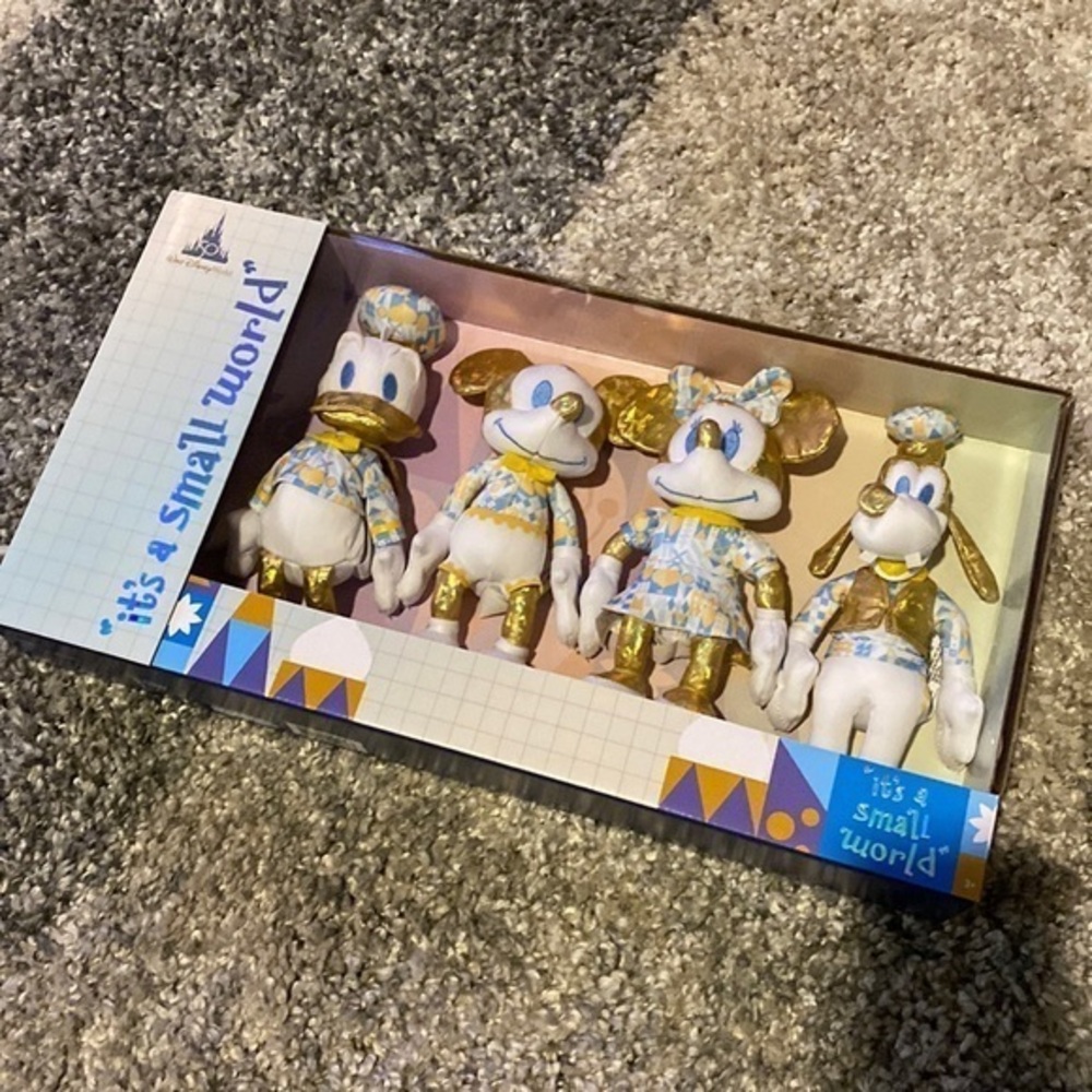 Walt Disney World it’s a small world 50th Anniversary plush set